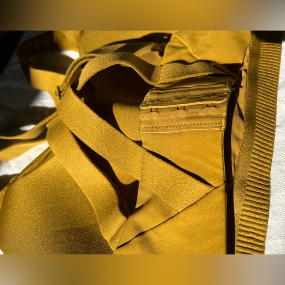 Lululemon Sports Bra💛 - Picture 5 of 7